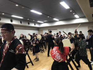 三三七拍子で締める企業和太鼓体験