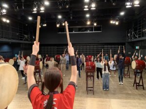 インド企業メンバーの和太鼓基本練習