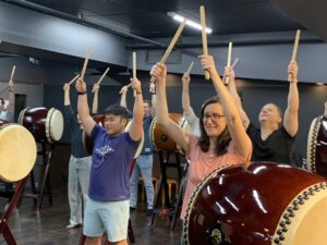 米国企業メンバーの和太鼓基本練習